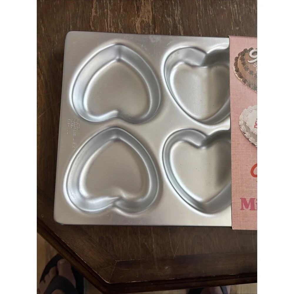 Vintage Wilton Heart Mini cake Pan Set Of 2 Aluminum Cake Baking Pans New